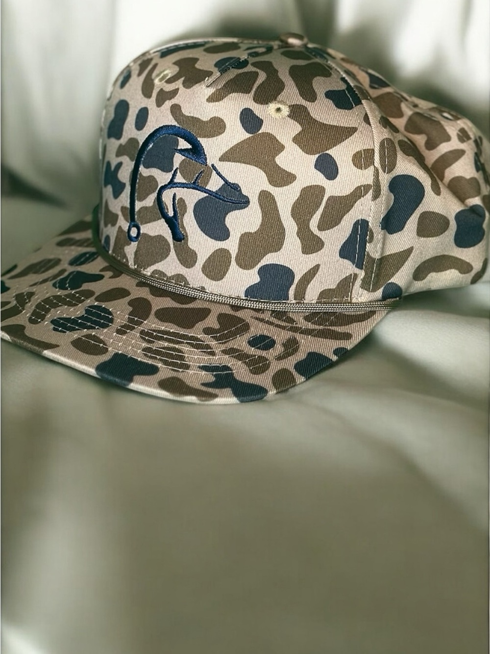 Retro Gentleman Camo Fishing Hook Snapback Hat - Khaki & Olive